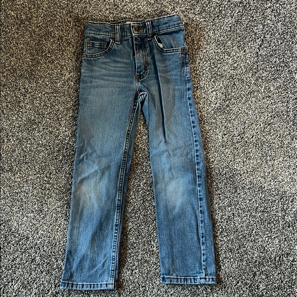 6 pairs of boys size 7 jeans